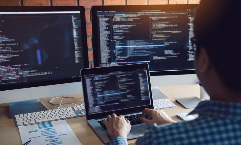 数据科学选型：R与Python如何赋能林西县网站建设？